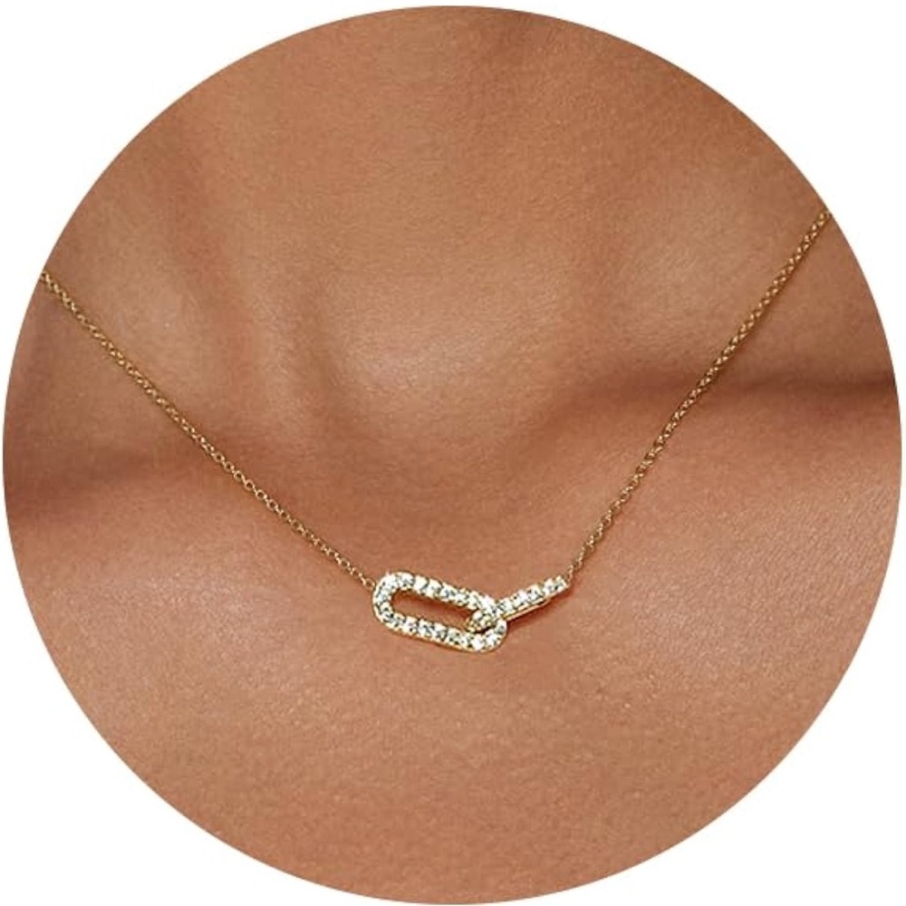 Gold Pavé Link Pendant Necklace - Elegant Women’s Jewelry
